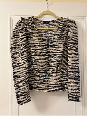 Express Animal Print Puff Sleeve V Neck Blouse